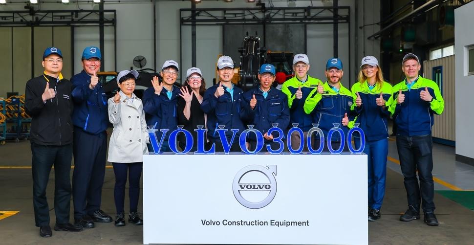 沃爾沃建筑設(shè)備上海工廠第30000臺設(shè)備正式下線